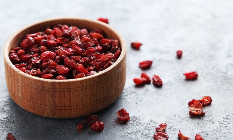 بهترین ترفند برای نگهداری زرشک خشک در خانه