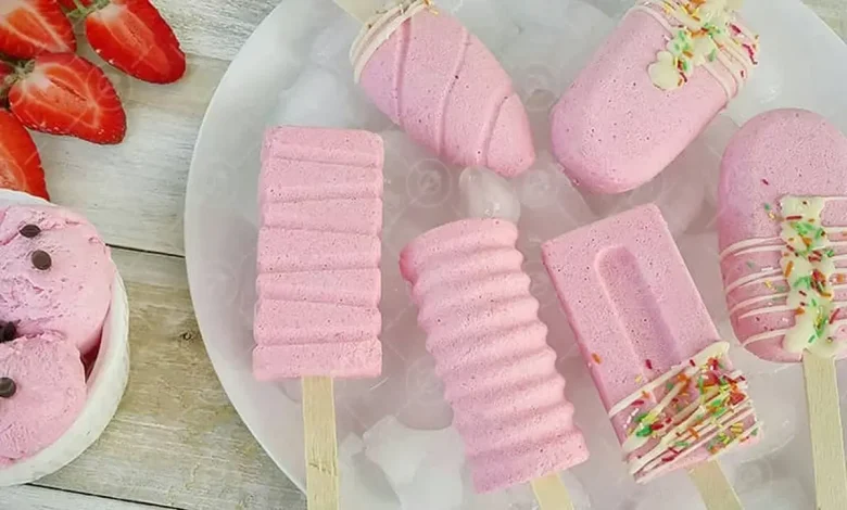 بستنی ژله ای باطعم توت فرنگی؛بهترین خوراکی برای روزهای گرم+روش تهیه