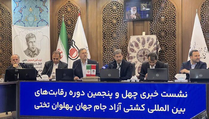 نصف جهان باید قطب ورزش کشور باشد