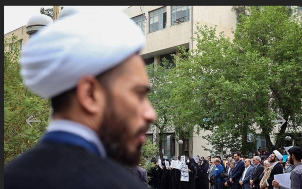 تجمع دانشجویی در دانشگاه امیرکبیر+تصاویر