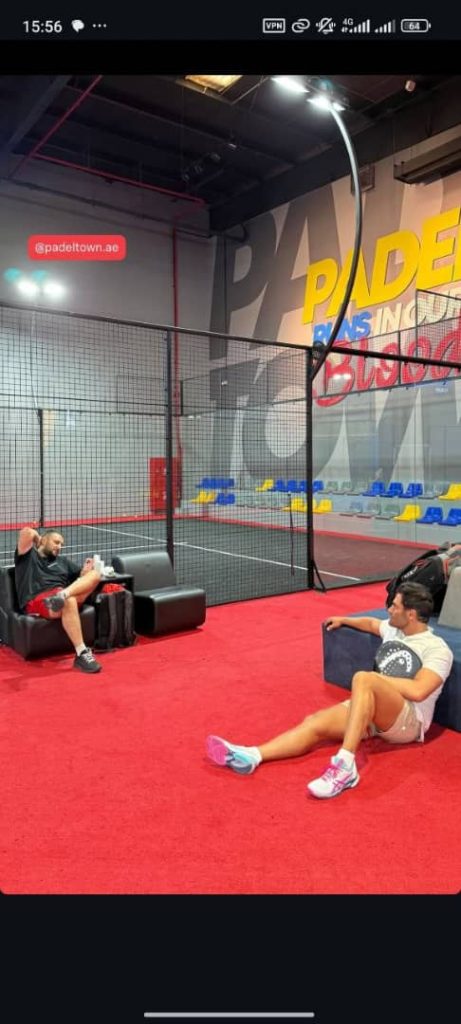 کتونی های دخترانه محمد رضا گلزار سوژه شد+ عکس