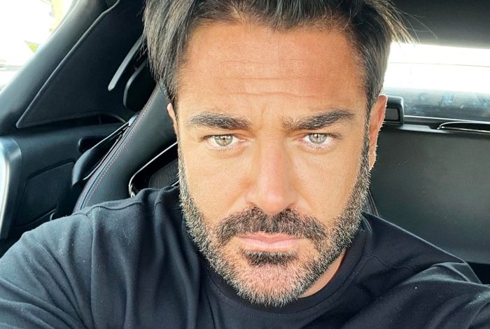 کتونی های دخترانه محمد رضا گلزار سوژه شد+ عکس