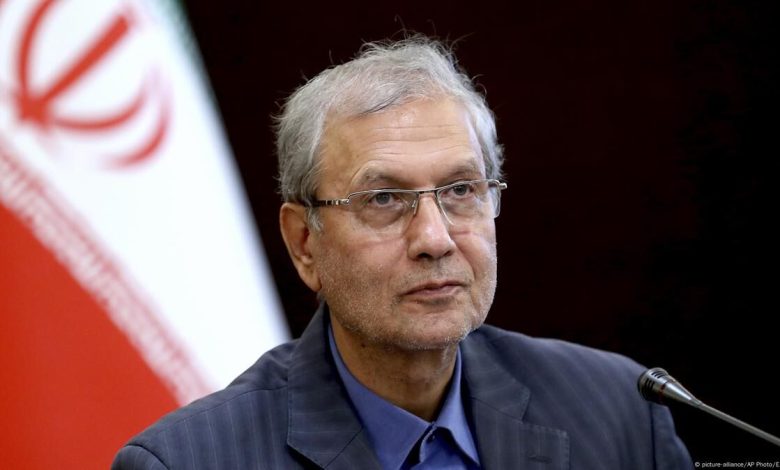 واکنش صریح و بی پرده دستیار اقای پزشکی به لغو فستیوال کوچه در بوشهر+تصویر