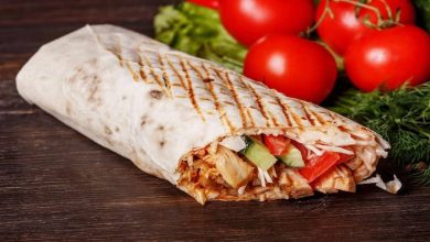 شاورما مرغ با نان لواش در خانه؛ لذیذ مثل رستوران‌های لبنانی