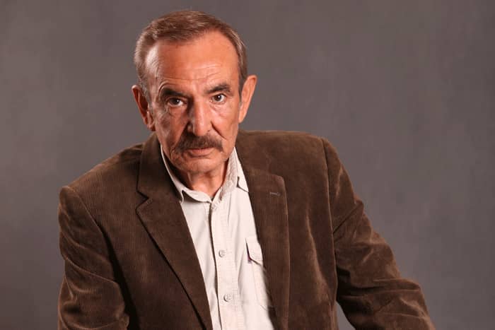 وفاداری بی حد و اندازه بیوک میرزایی به همسر مرحومش پس از سال ها+فیلم