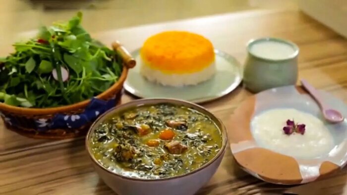 خورش اسفناج قالی؛ گزینهای ایدهآل برای میزهای گیاهی