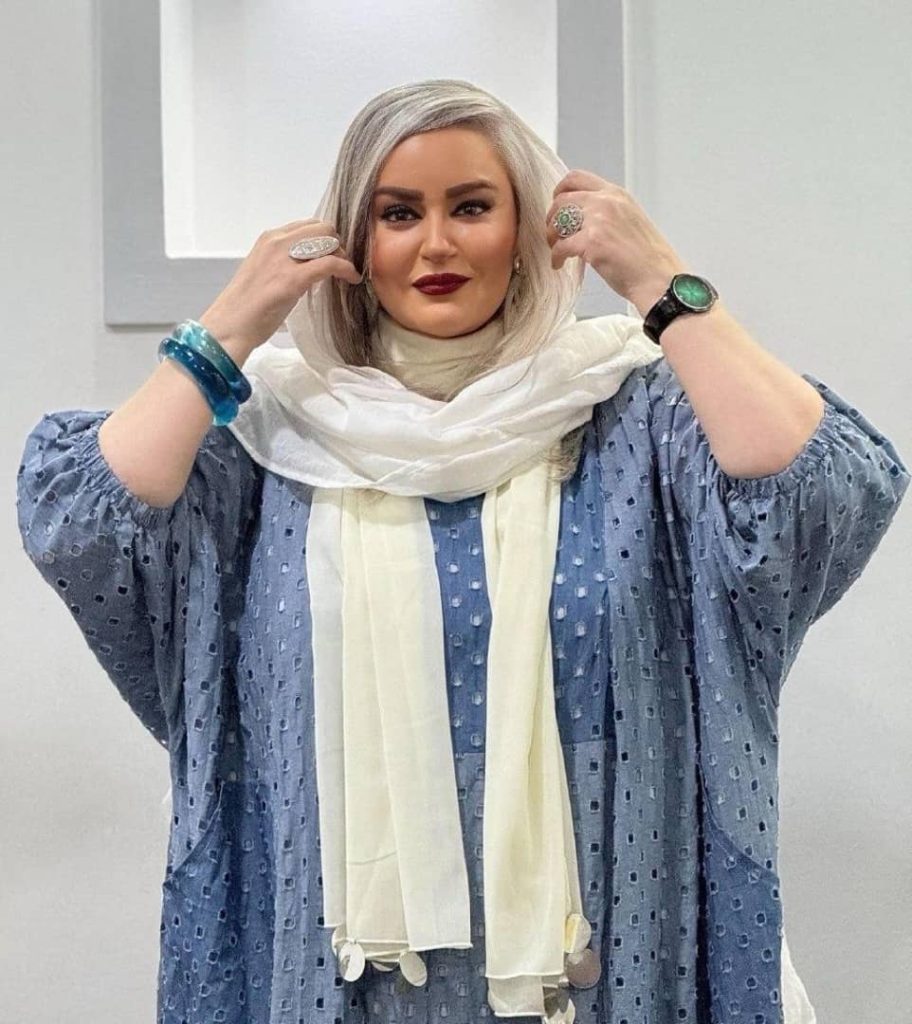 ژست‌های خاص نعیمه نظام‌دوست با چهره و رنگ مو جدید+تصویر