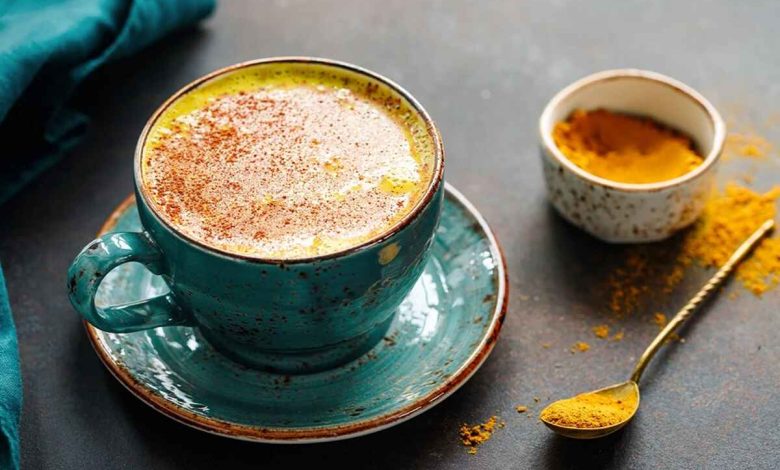 طرز تهیه چای زردچوبه برای لاغری شکم و پهلو