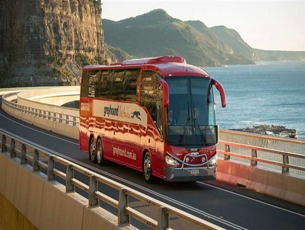 اتوبوس شهری در تبریز حادثه آفرید +عکس