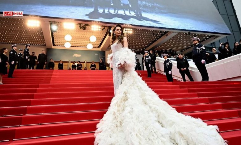 ممنوعیت «برهنگی» روی فرش قرمز کن