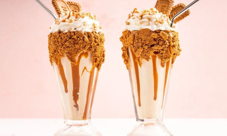 طرز تهیه میلک شیک تابستانی با طعم کارامل