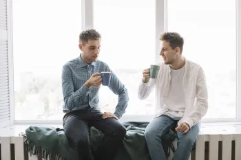 چگونه سنجیده صحبت کنیم؟ تکنیک ها و مهارت های ضروری