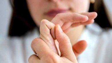 آیا شکستن قولنج منجر به آرتروز می‌شود؟