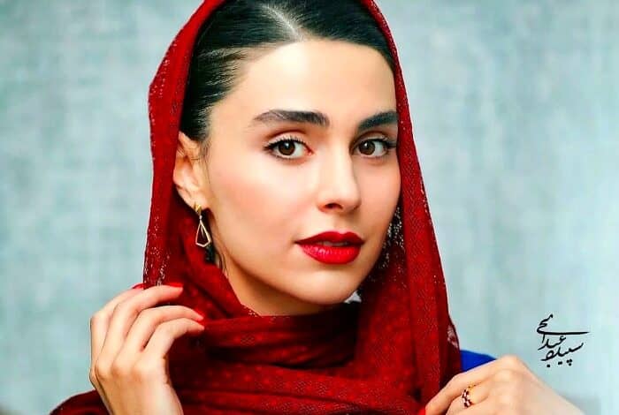 لاله مرزبان بازیگر نقش آبان با میکاپ واستایل کلاسیک/تصویر