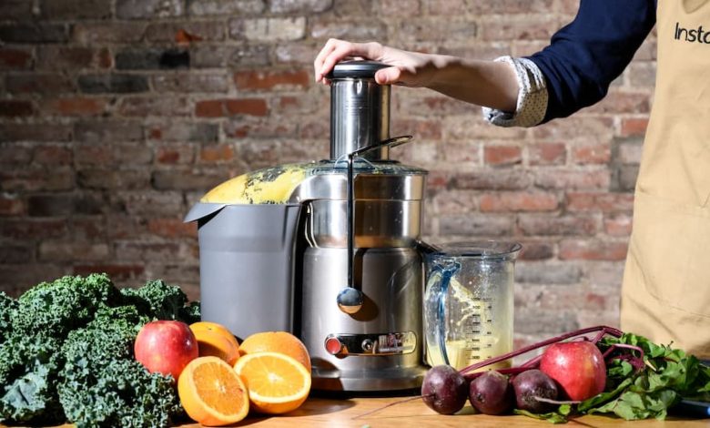 چرا نباید میوه‌ها را آب‌گیری کرد؟