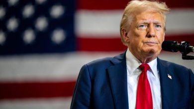 شوخی ترامپ با مکرون: «مطمئن شو در بسته بماند!»+فیلم