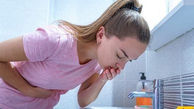 دلایل تهوع در دوران قاعدگی و بهترین روش‌های درمان آن