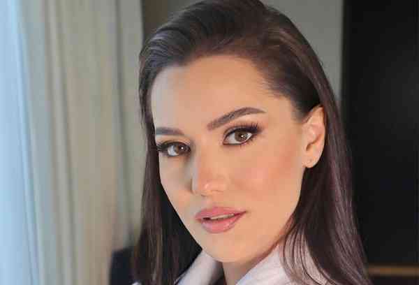 استایل بهاری فریحا بازیگر سریال برگ ریزان جنجال به پا کرد+تصویر