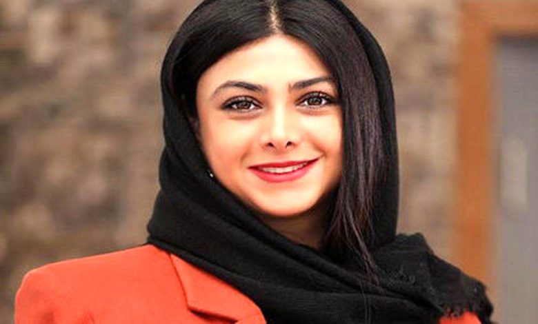 استایل خاص و تابستانه آزاده صمدی با عینک چند میلیونی اش+تصویر