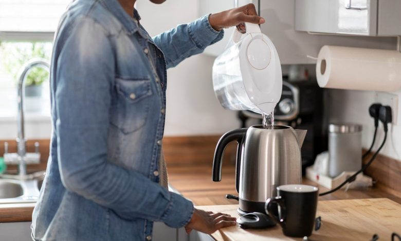 بهترین ترفند برای رسوب زدایی و برق انداختن چای ساز