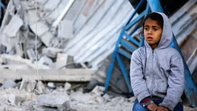 مقابل کودکان از جنگ صحبت نکنید