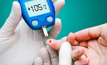 ۵ نشانه پنهان افت قند خون که نباید نادیده بگیرید