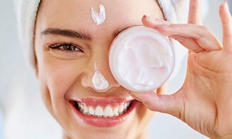 آیا کرم مرطوب کننده پوست را تیره می‌کند؟