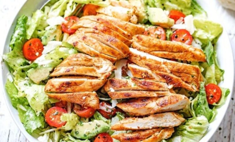 طرز تهیه سالاد چیکن خوشمزه و بین‌المللی مرحله‌به‌مرحله