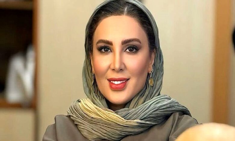 سلفی جذاب لیلا بلوکات بازیگر سینما و تلویزیون در آینه/ عکس