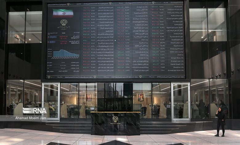 شاخص هم‌وزن فرابورس در مسیر کاهش باقی ماند