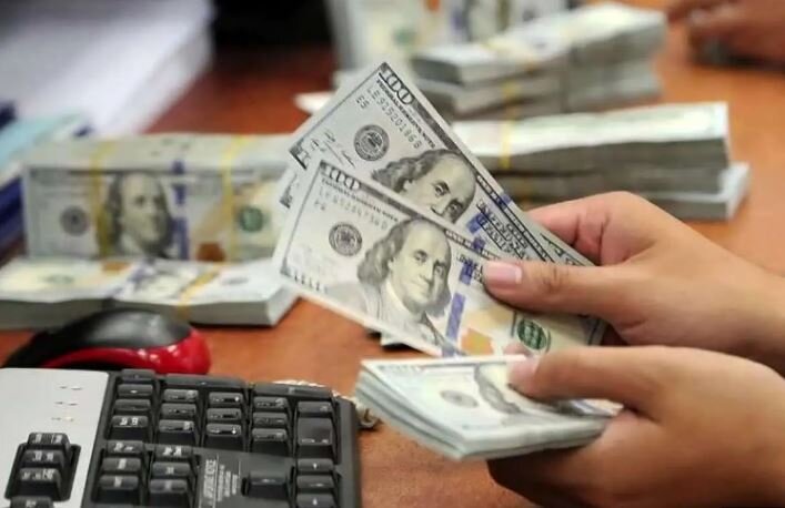 تزریق ۱۱.۷ میلیارد دلار ارز دولتی به قلب تجارت کشور