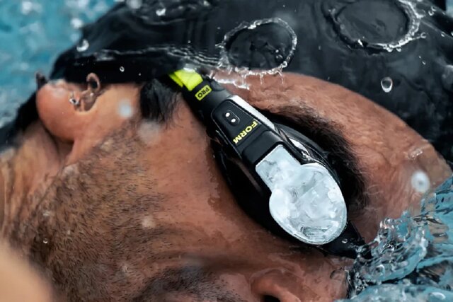 عینک شنای هوشمندی که به واقعیت افزوده مجهز است