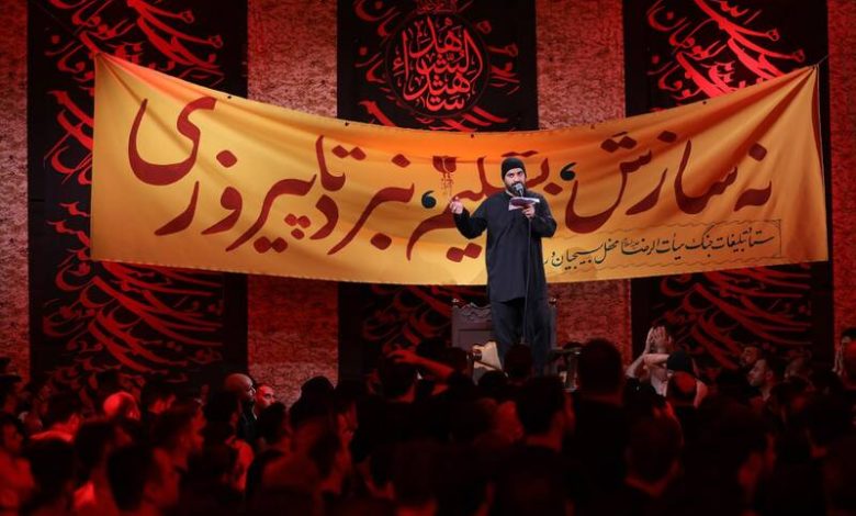 مداح معروف: دشمن در خیال‌پردازی علیه رهبر انقلاب غرق شده!+فیلم