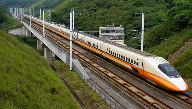 اگراین قطارهای عظیم‌الجثه نباشند رگ‌های حیاتی اقتصاد جهانی از حرکت می‌افتند+فیلم